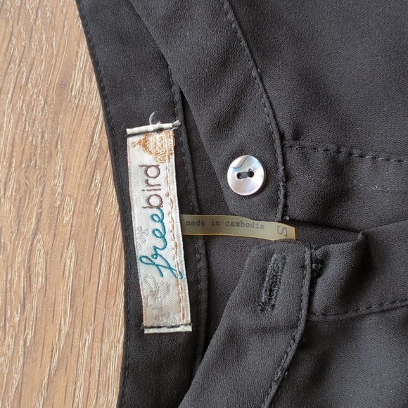 Freebird black women's sleeveless blouse. Size small - Picture 2 of 9